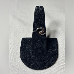 New! Wave Silver Tone Ring Size 7 Costume Jewelry Hypoallergenic